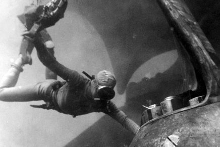 US Navy Demolition Divers